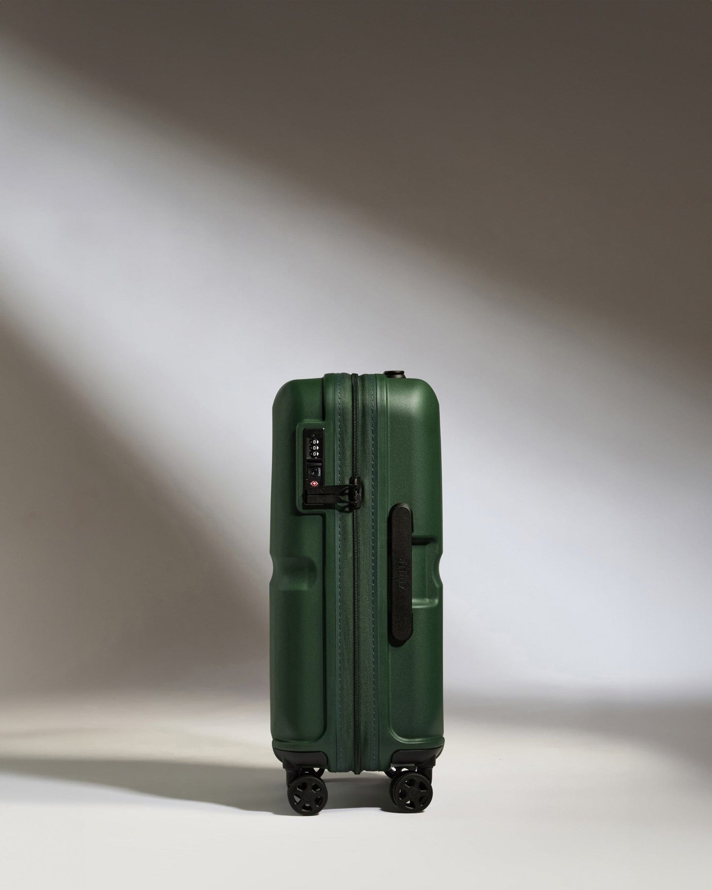 Antler Luggage -  Cabin Suitcase in Antler Green - Single Stripe - Hard Suitcase Cabin Suitcase in Green - Single Stripe | Cabin Bag & Hard Luggage