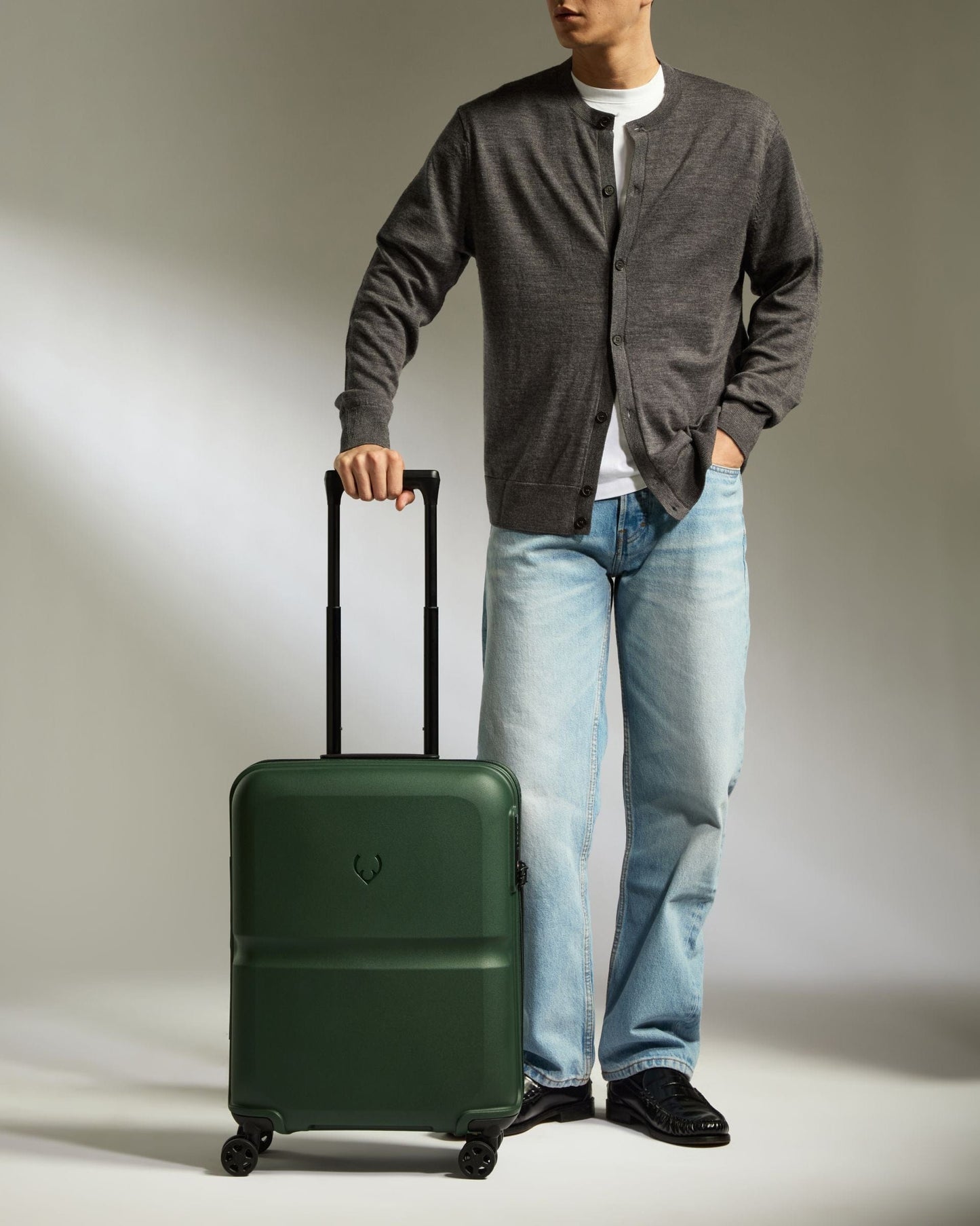 Antler Luggage -  Cabin Suitcase in Antler Green - Single Stripe - Hard Suitcase Cabin Suitcase in Green - Single Stripe | Cabin Bag & Hard Luggage