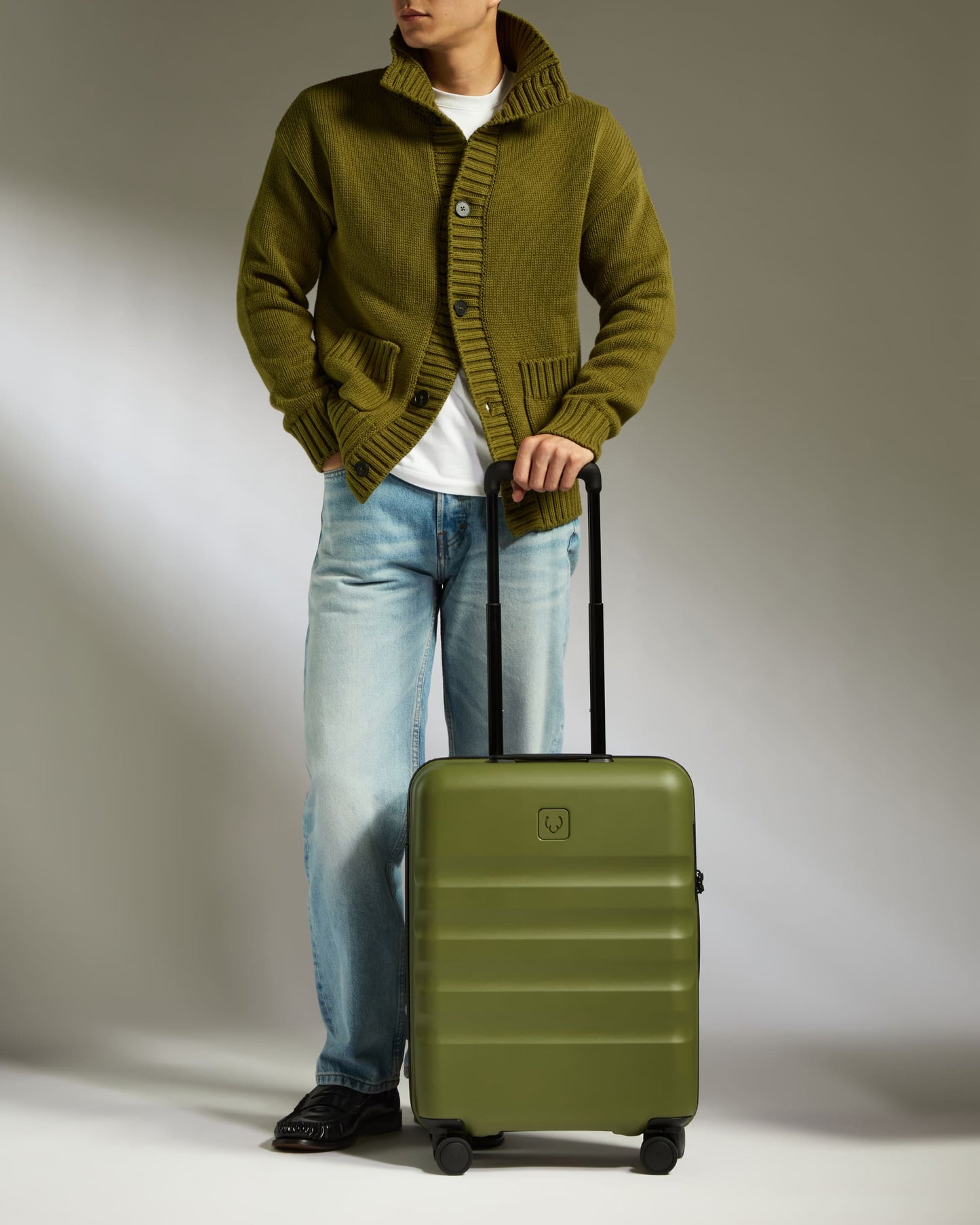 Antler Luggage -  Cabin Suitcase in Fern Green - Icon Stripe - Hard Suitcase Icon Stripe Cabin in Green | Lightweight & Hard Shell Suitcase | Cabin Bag