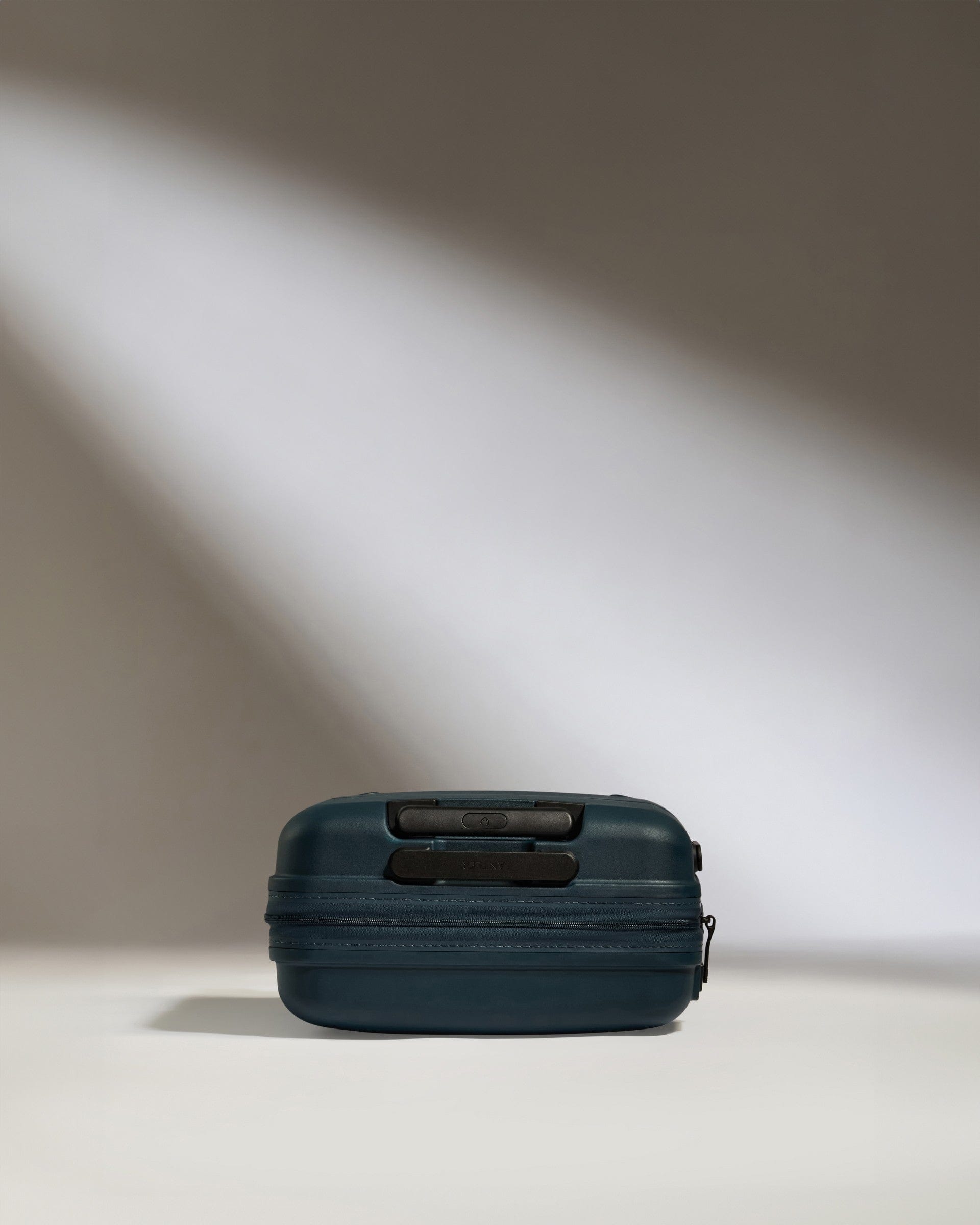 Antler Luggage -  Cabin Suitcase in Indigo Blue - Single Stripe - Hard Suitcase Cabin Suitcase in Navy - Single Stripe | Cabin Bag & Hard Luggage