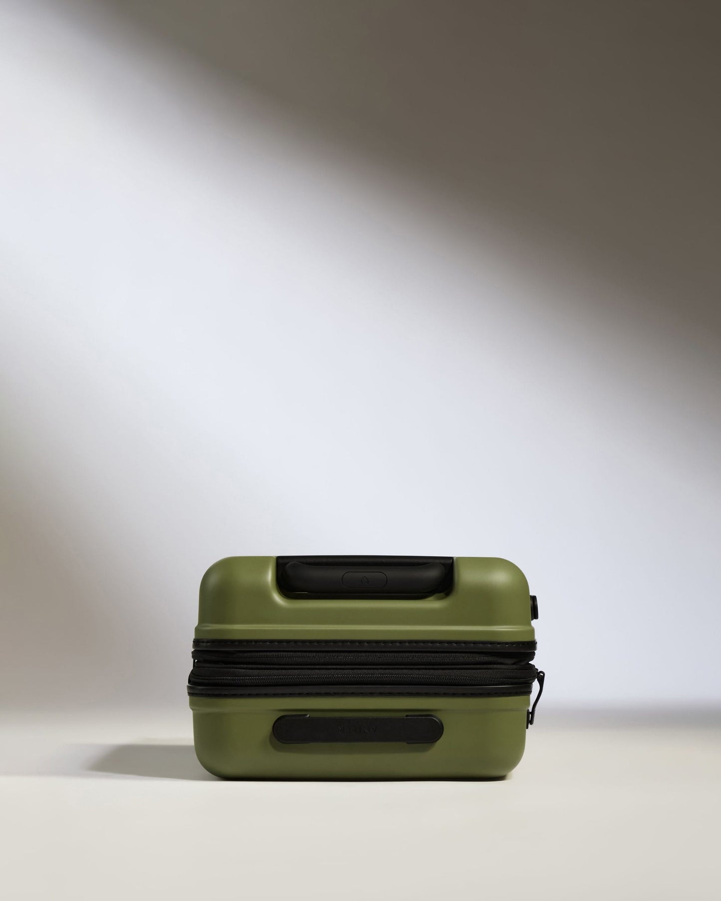 Antler Luggage -  Expandable Cabin Suitcase in Fern Green - Icon Stripe - Hard Suitcase Icon Stripe Cabin with Expander in Green | Lightweight & Hard Shell Suitcase