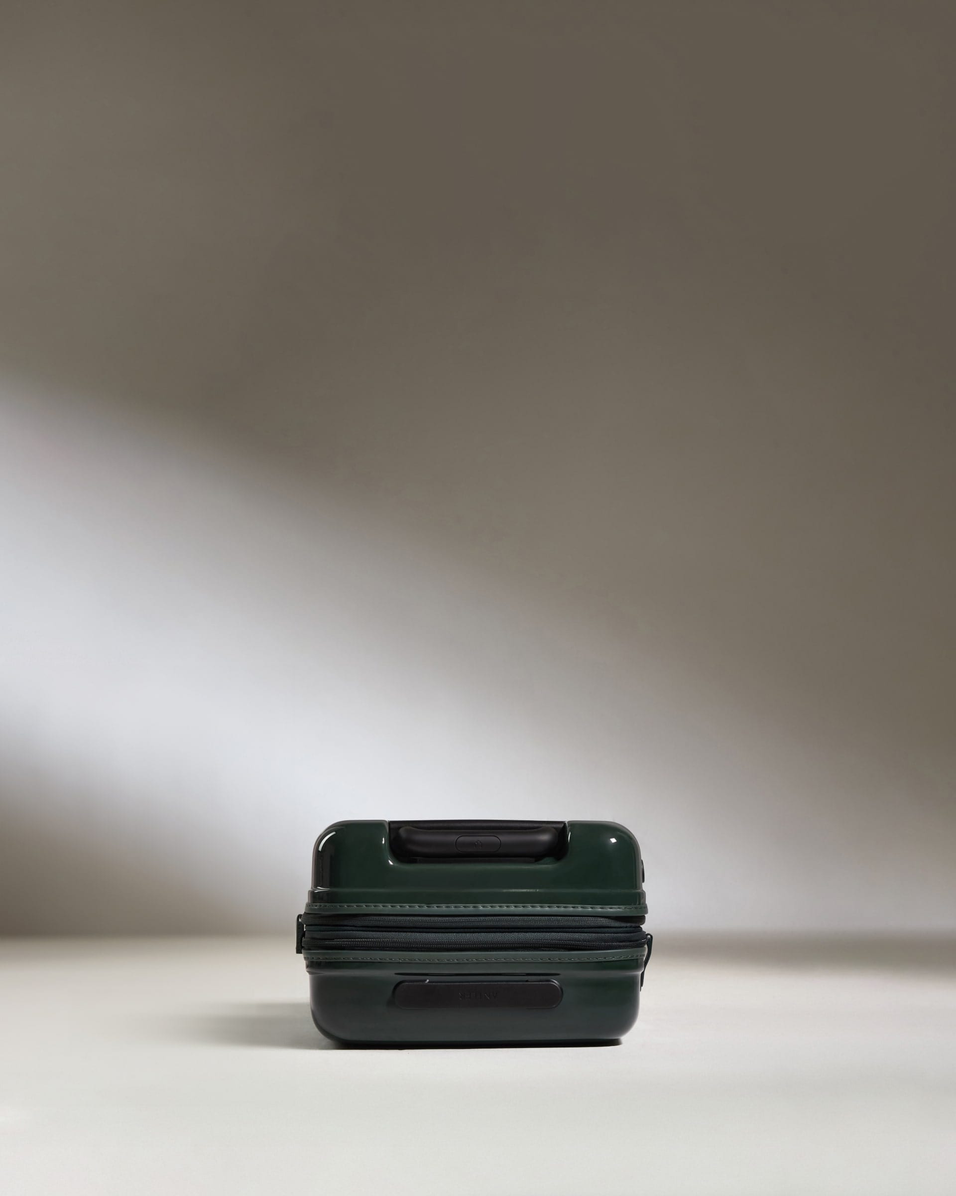 Antler Luggage -  Expandable Cabin Suitcase in Green Gloss - Icon Stripe - Hard Suitcase Expandable Cabin Suitcase in Green Gloss - Icon Stripe | Lightweight & Hard Shell Suitcase