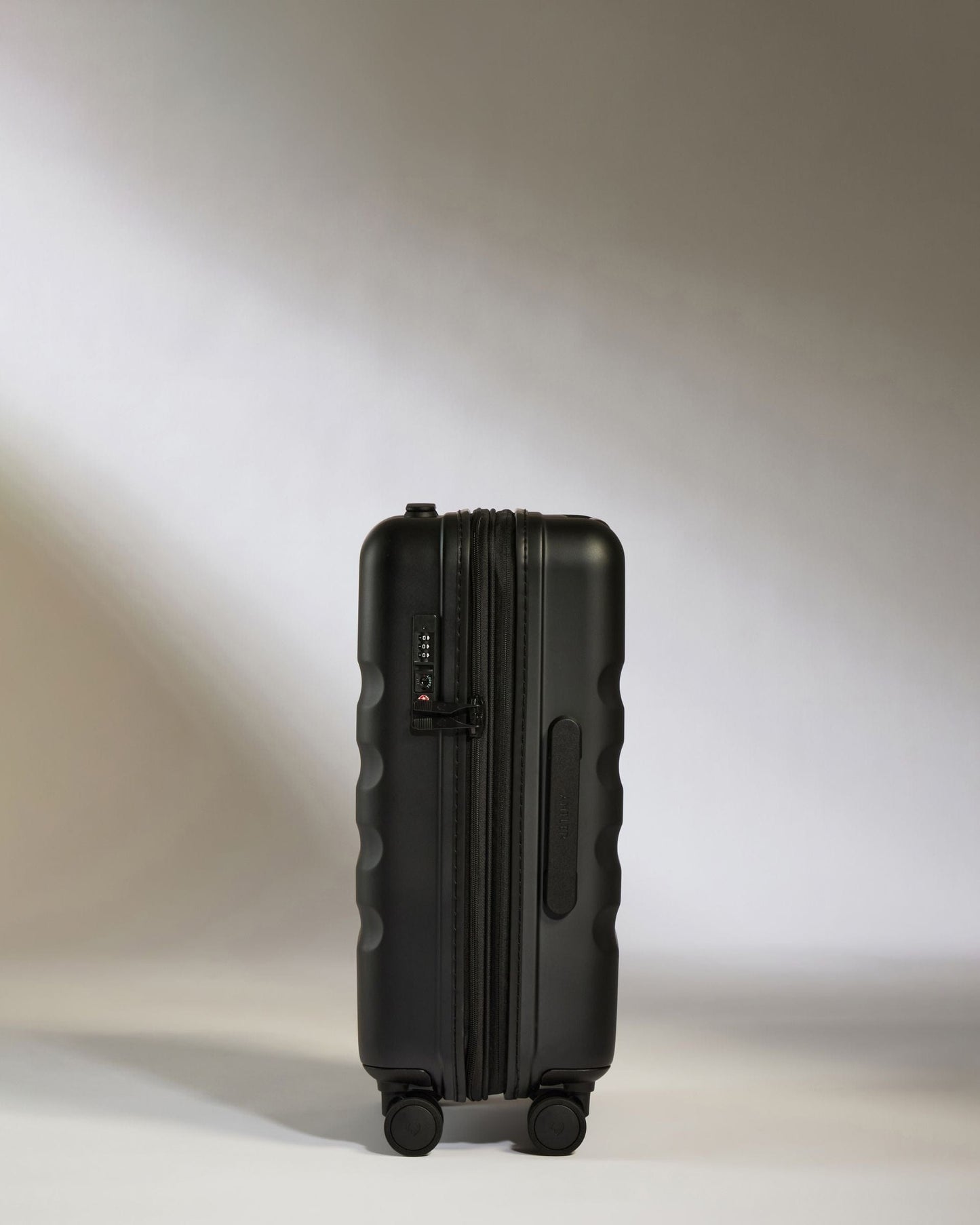 Antler Luggage -  Icon Stripe Cabin with Expander in Black - Hard Suitcase Icon Stripe Cabin with Expander in Black | Lightweight & Hard Shell Suitcase