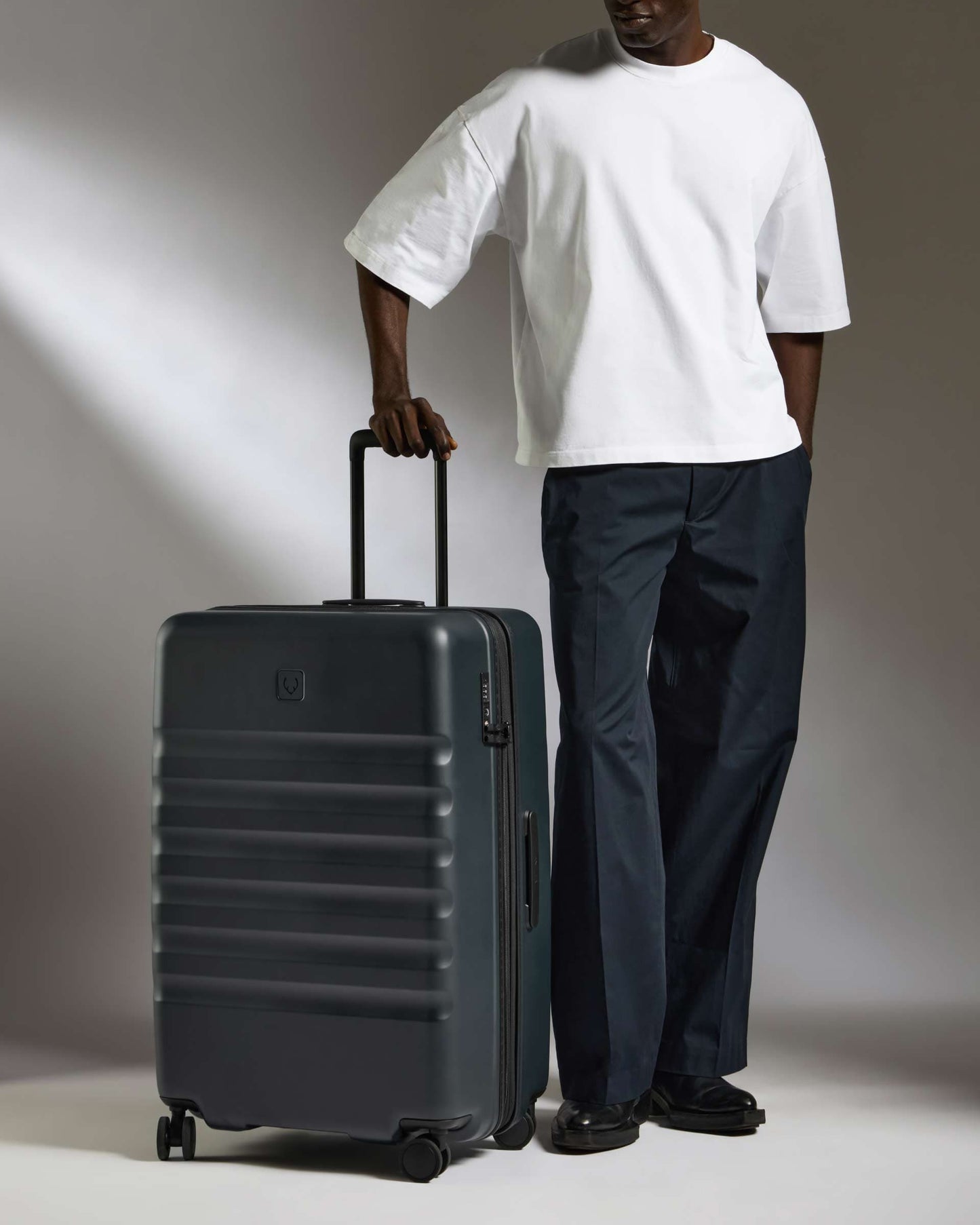 Antler Luggage -  Icon Stripe Large in Indigo Blue - Hard Suitcase Icon Stripe Large Suitcase in Navy | Lightweight & Hard Shell Suitcase