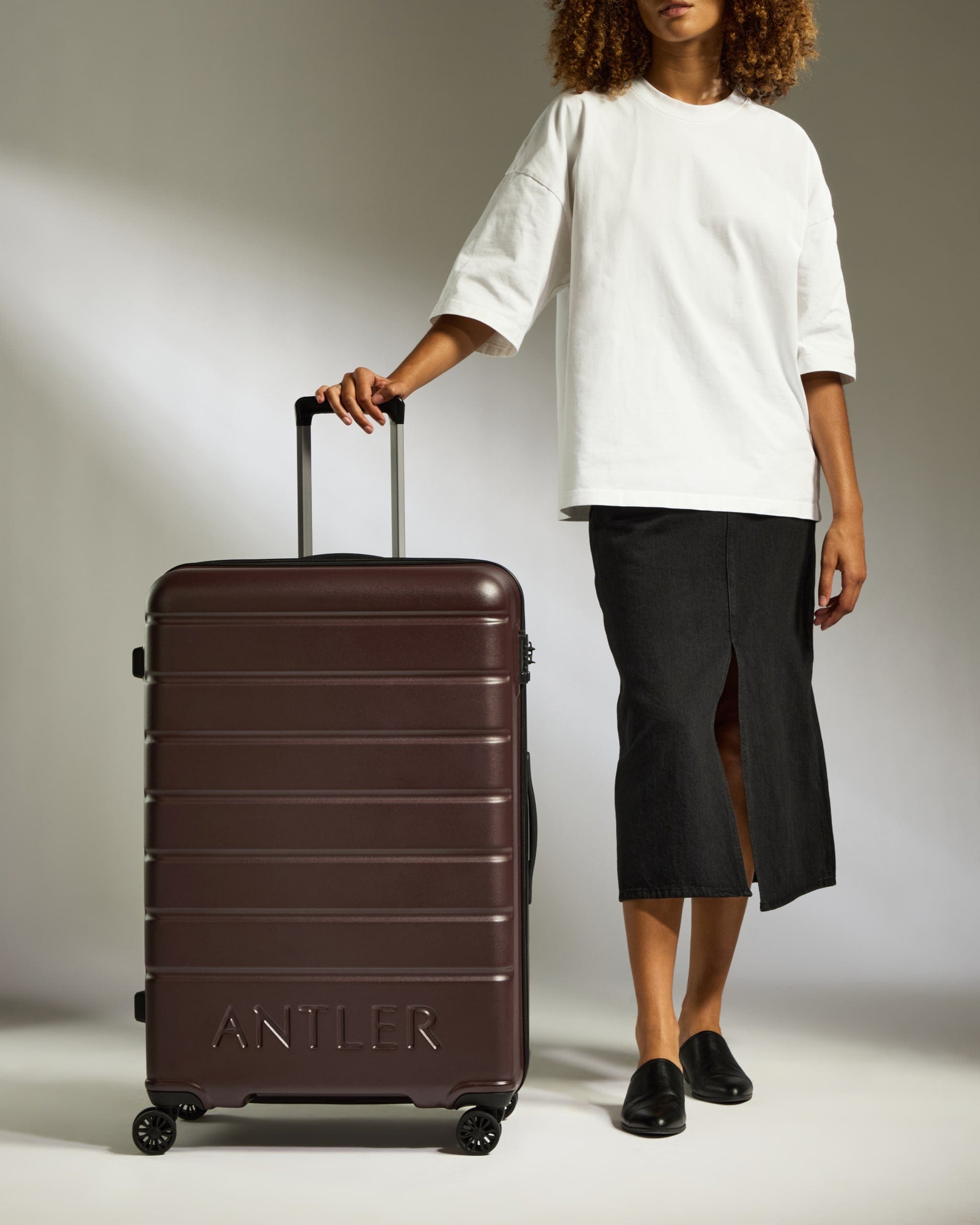 Antler Luggage -  Large Suitcase in Cedar Brown - Logo - Hard Suitcases Large Suitcase in Cedar Brown - Logo | Lightweight Hard Shell Luggage