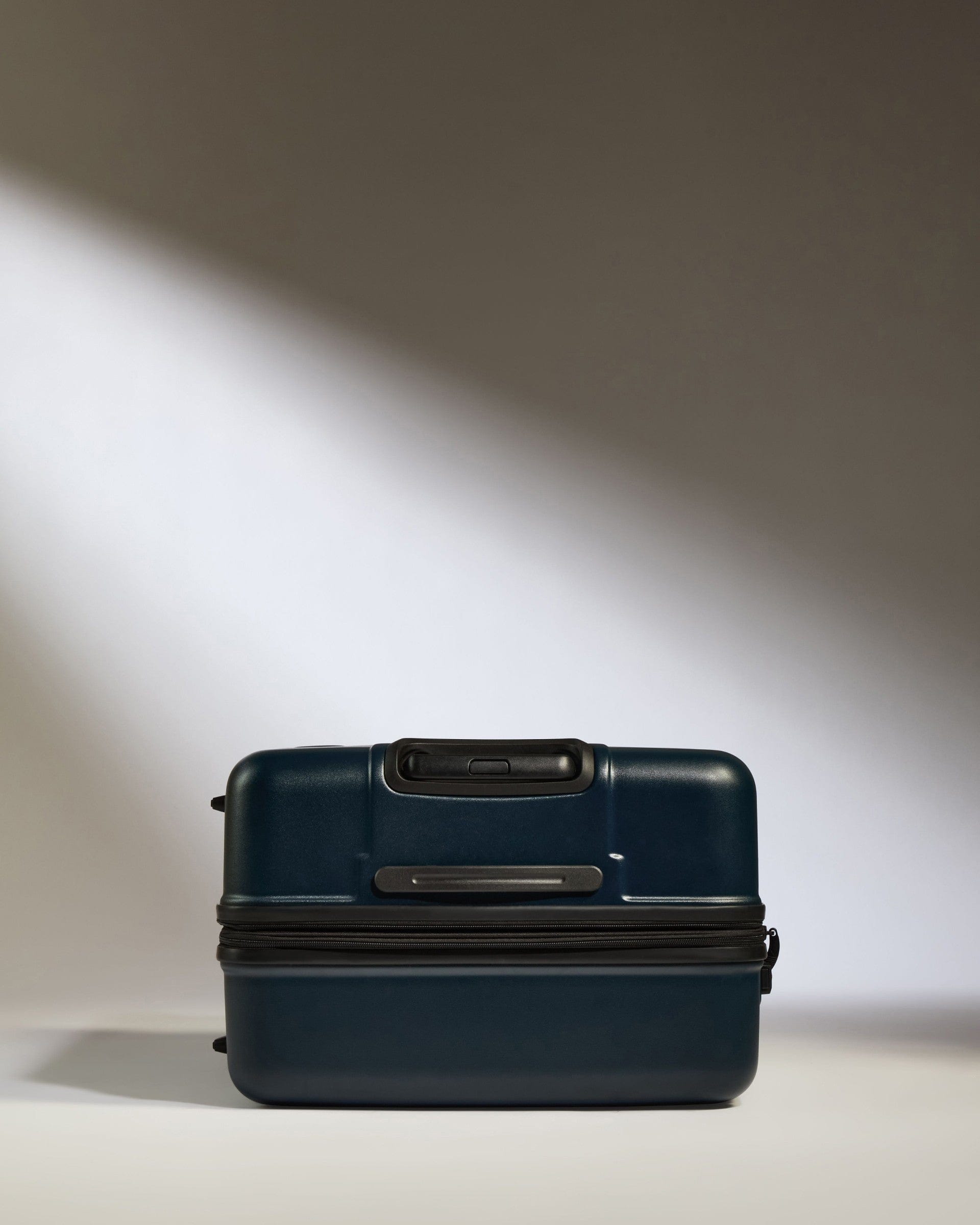 Antler Luggage -  Large Suitcase in Midnight Blue - Logo - Hard Suitcases Large Suitcase Midnight Blue - Logo | Lightweight Hard Shell Luggage