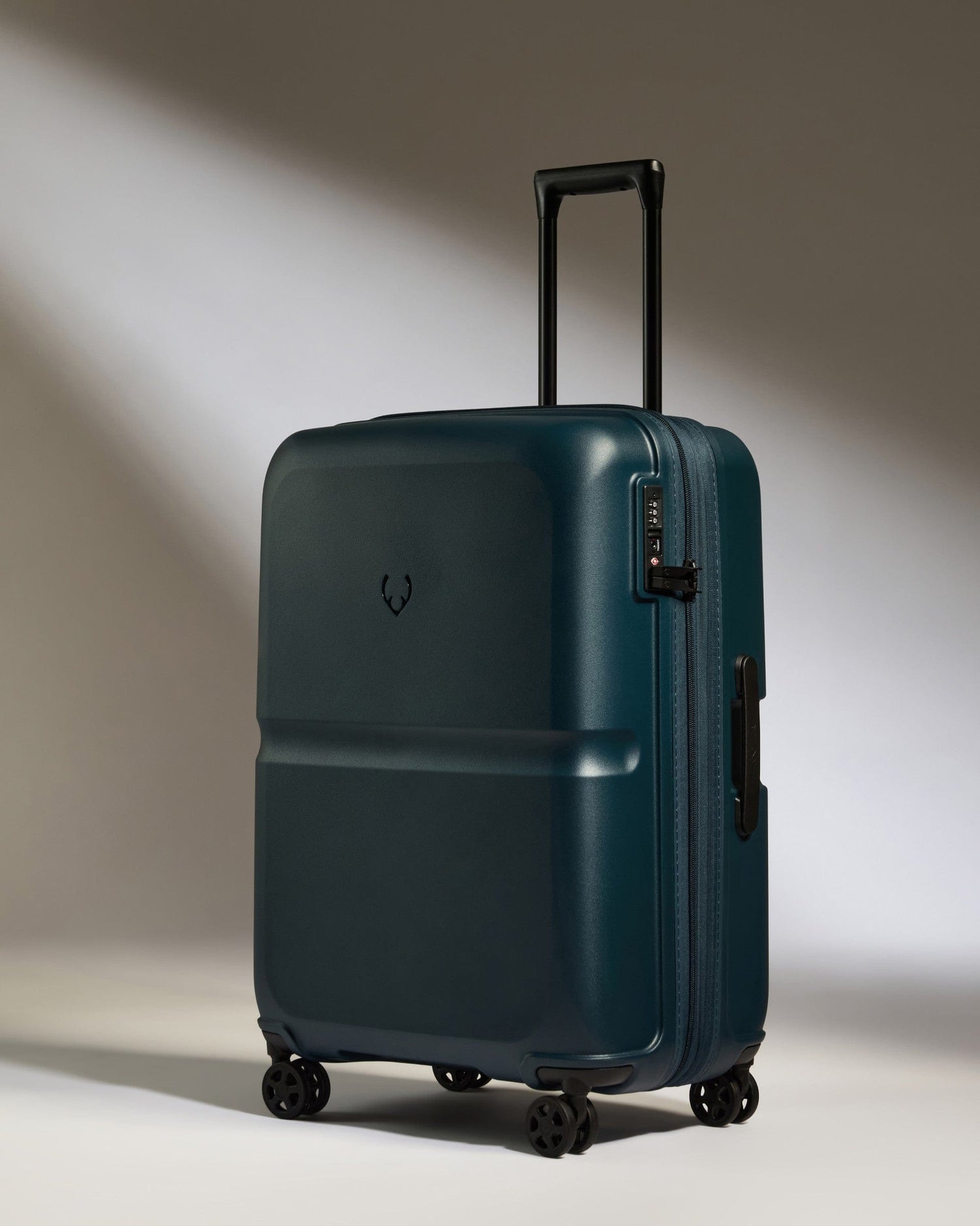 Antler Luggage -  Medium Suitcase in Indigo Blue - Single Stripe - Hard Suitcase Medium Suitcase in Navy - Single Stripe | Check Luggage