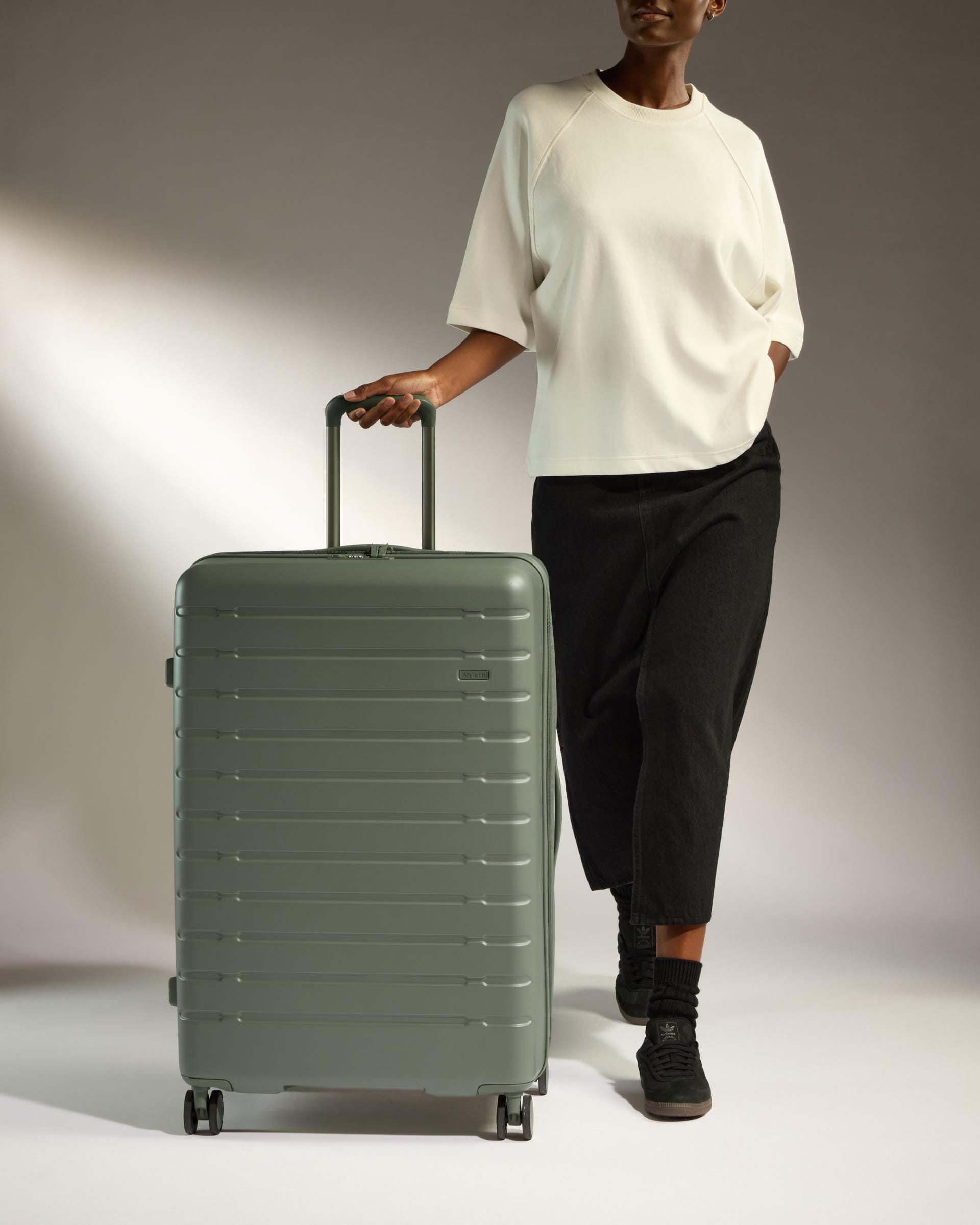 Antler Luggage -  Stamford 2.0 large in field green - Hard Suitcases Stamford 2.0 Large Suitcase Green | Hard Luggage 