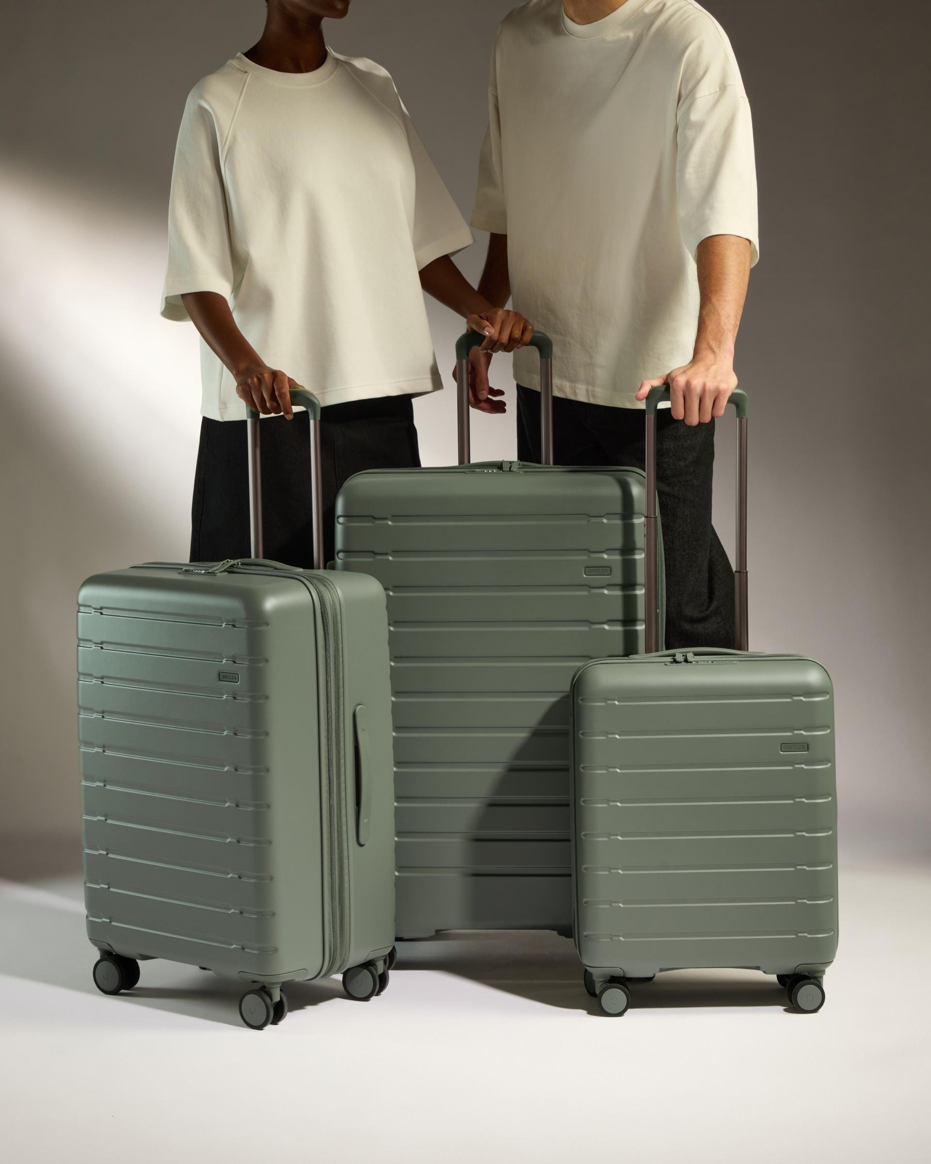 Antler Luggage -  Stamford 2.0 set in field green - Hard Suitcases Stamford 2.0 Set of 3 Suitcases Green | Hard Luggage 