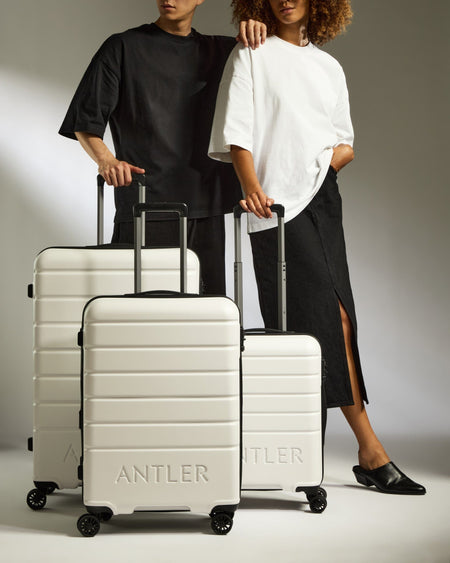 Antler Luggage -  Suitcase Set in Arctic Grey - Logo - Hard Suitcases Set of 3 Suitcases Light Grey - Logo | Lightweight Hard Shell Luggage