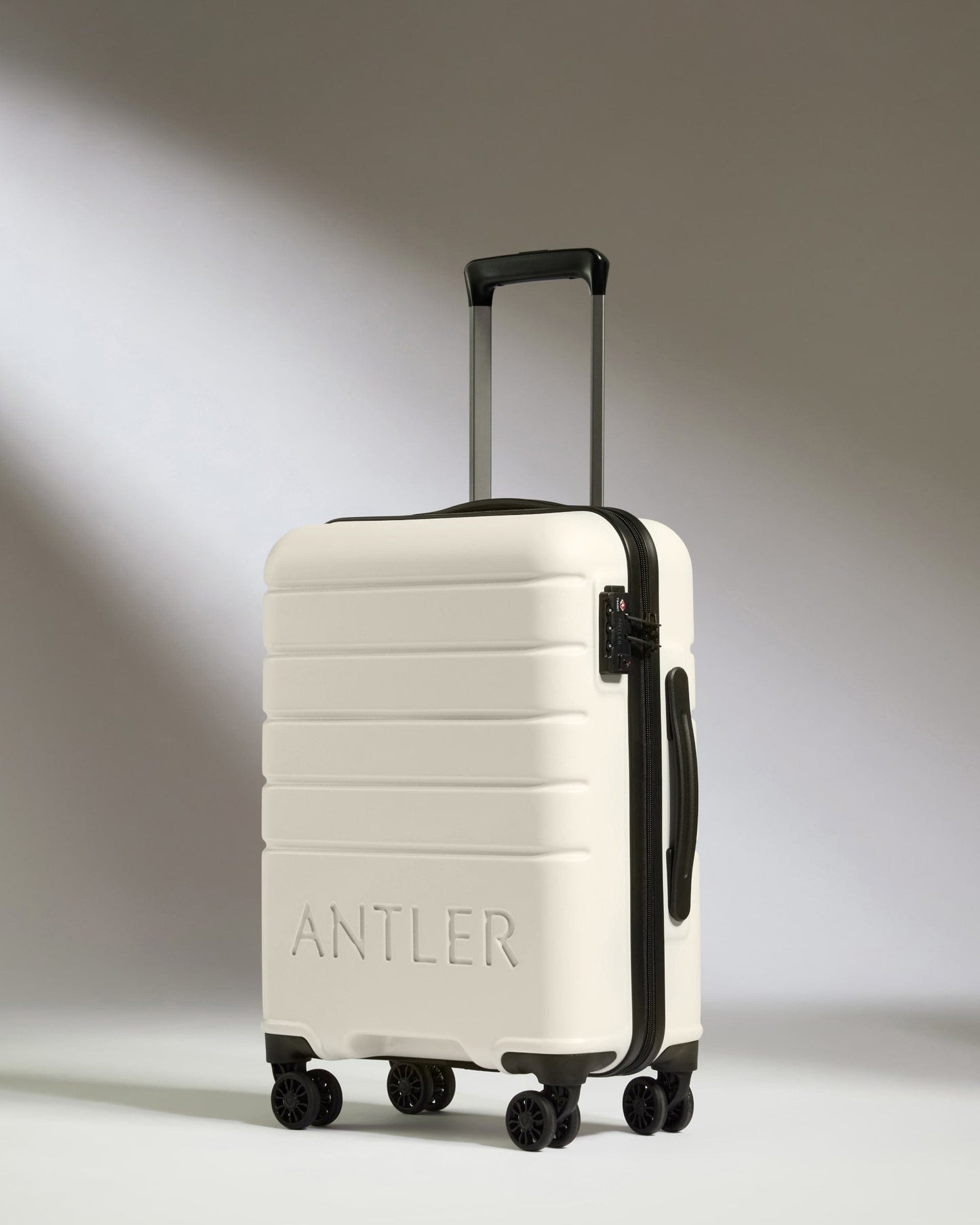 Antler Luggage -  Suitcase Set in Arctic Grey - Logo - Hard Suitcases Set of 3 Suitcases Light Grey - Logo | Lightweight Hard Shell Luggage