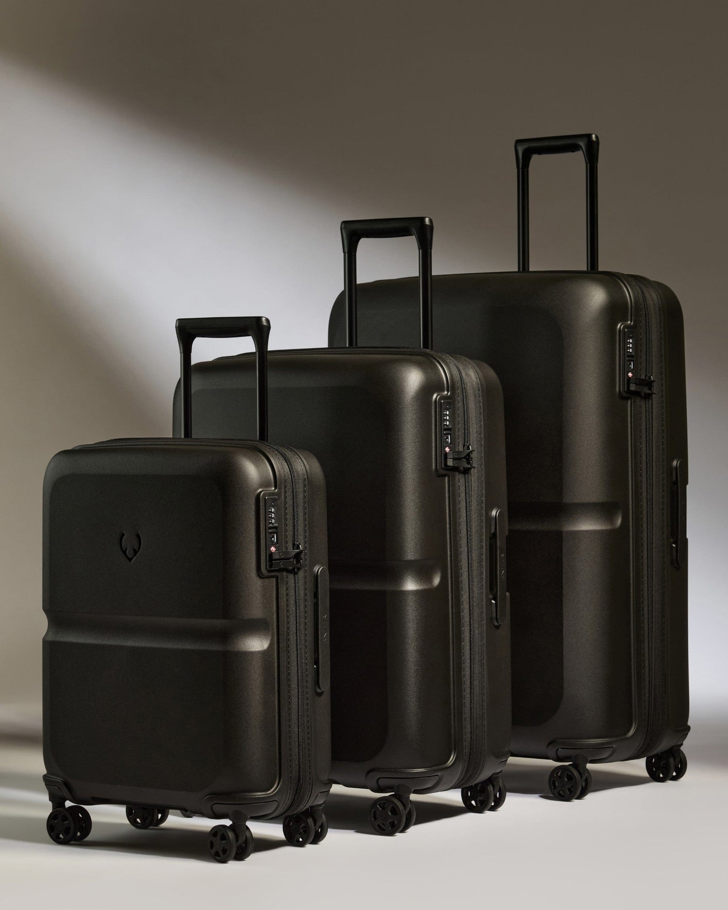 Antler Luggage -  Suitcase Set in Black - Single Stripe - Hard Suitcase Suitcase Set in Black - Single Stripe | Cabin Luggage & Large Suitcases