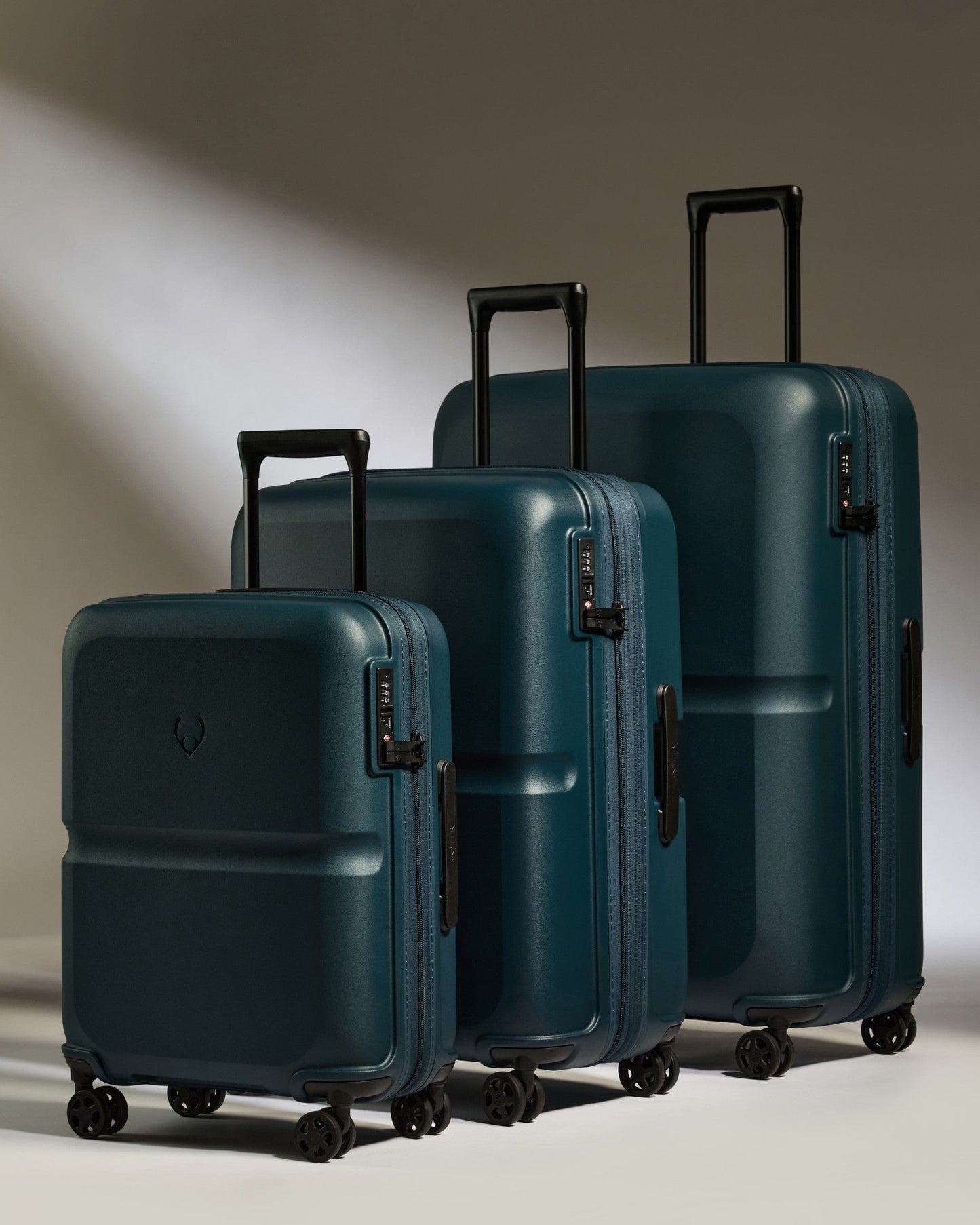 Antler Luggage -  Suitcase Set in Indigo Blue - Single Stripe - Hard Suitcase Suitcase Set in Navy - Single Stripe | Cabin Luggage & Large Suitcases